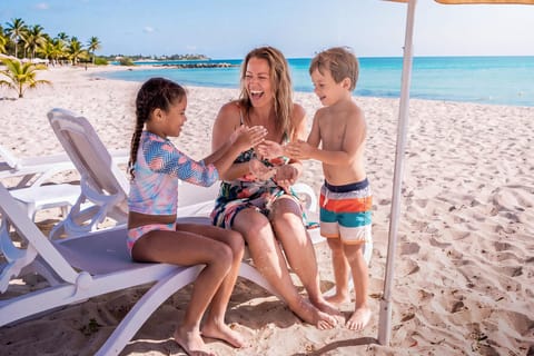 Cozumel: Beach Escape: Buffet & Open Bar Included
