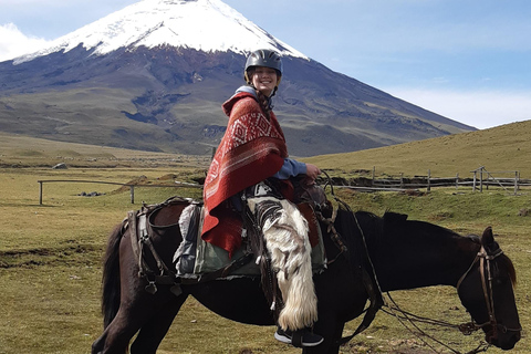 Passeio a cavalo e caminhada no vulcão Cotopaxi para iniciantes