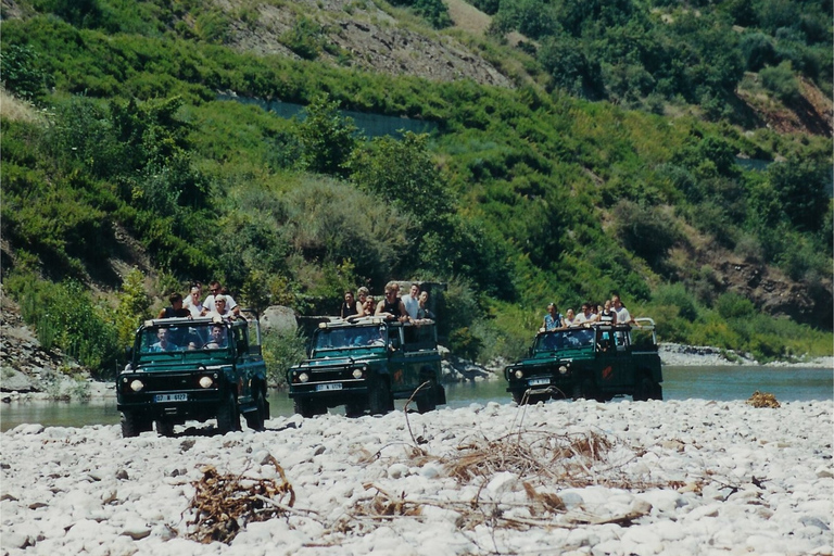 Safari en jeep por las montañas Tauro con almuerzo en el río DimcayMontañas Tauro: safari en jeep de día completo desde Alanya