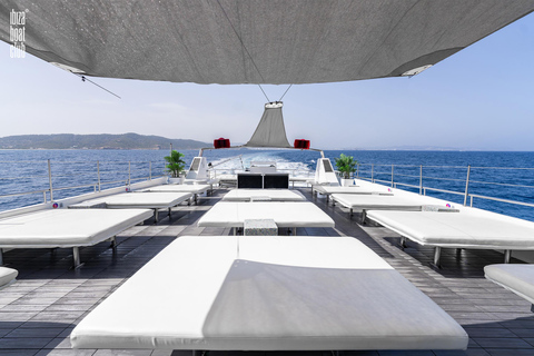 Ibiza: Half Day Pass at Ibiza Boat Club with Brunch & Drinks Bottomless Brunch Boat Party: General Admission