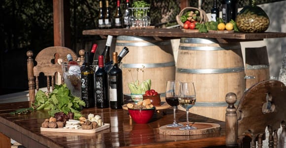 Heraklion: Wine Tasting Experience at a Hilltop Cottage