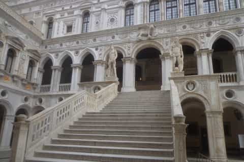 Venice Skip-the-Line Sights and Gondola Ride