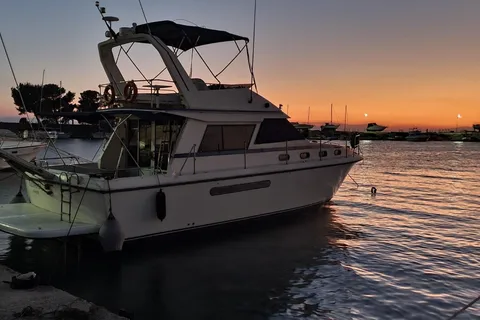 Chania: Private Cruise with Sup Food & Unlimited Drinks