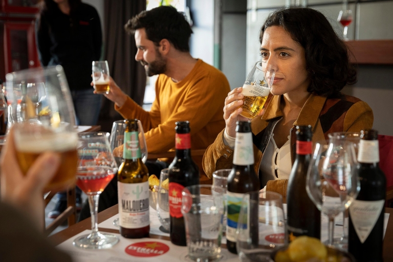 Barcelona: Estrella Damm Old Brewery Tour with Tasting Group Tour in Spanish with Special Tasting