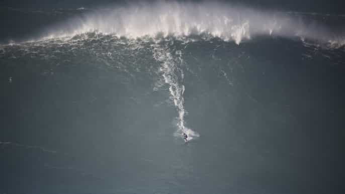 lisbon nazaré waves and village private fullday tour