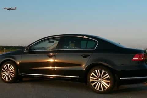 Budapest: Private Airport Transfer