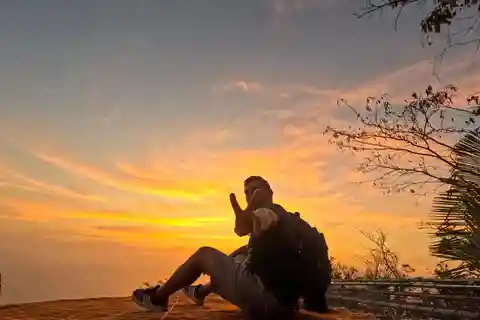 Puerto Vallarta: Sunset Hiking with Local Guide