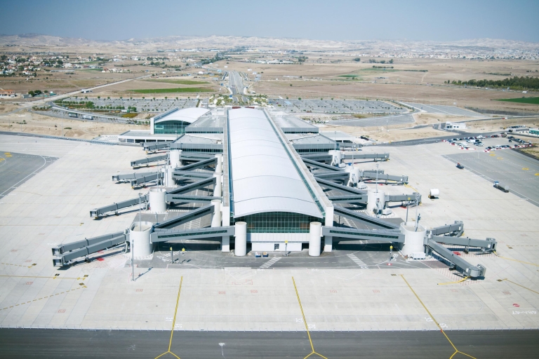 Privévervoer van de luchthaven van Larnaca naar LimassolPrivate Transfer van het vliegveld van Larnaca naar Limassol
