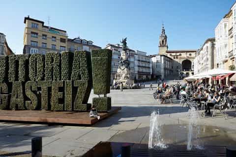 Vitoria: Mittelalterliche Geschichte, Rioja-Weine und Hotelaufenthalt