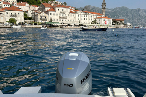 Kotor : Tour en bateau privé - Grotte bleue - Notre-Dame-des-RochesKotor : Tour en bateau privé - Grotte bleue - Notre-Dame des Rochers