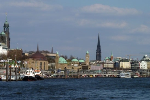 Hamburg: 2-stündige Tour entlang der ElbeHamburg: Elbmeilen-Tour