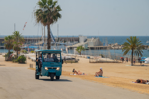 1,5-timmars privat Tuk-Tuk-tur i Barcelona och på stranden1,5-timmars privat tur med tuk-tuk i Barcelona och på stranden