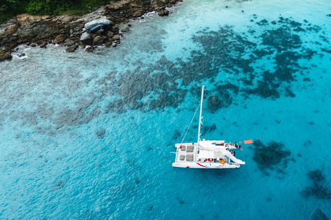 Phuket: Korallen-, Racha- und Maiton-Inseln Katamaranfahrt &amp; Mittagessen