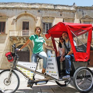 Lecce: Guided Rickshaw Tour