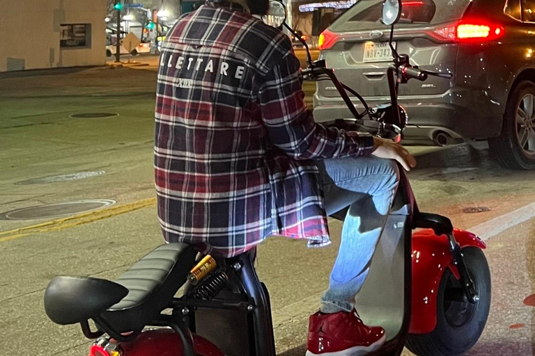Dallas: 2-Hour E-Scooter Rental with Helmet and Lock