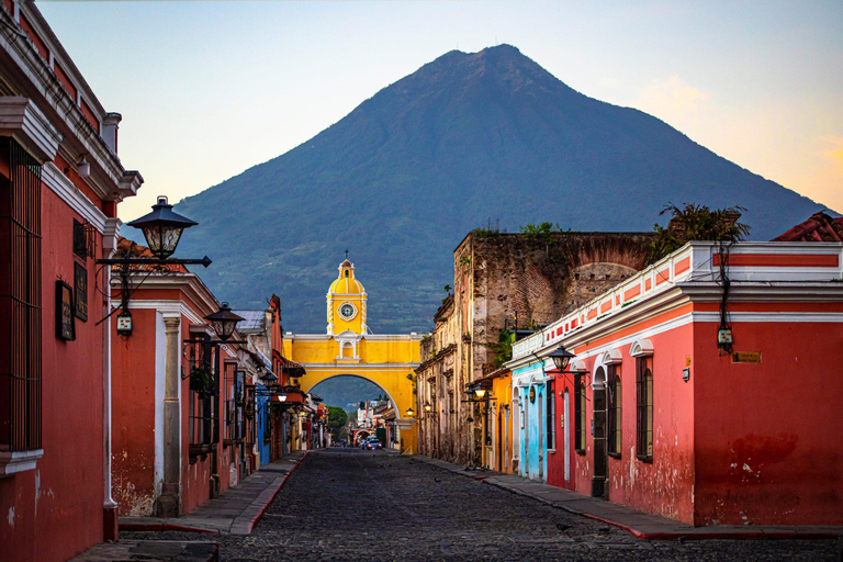 PRIVÉVERVOER VAN LA AURORA LUCHTHAVEN NAAR ANTIGUA