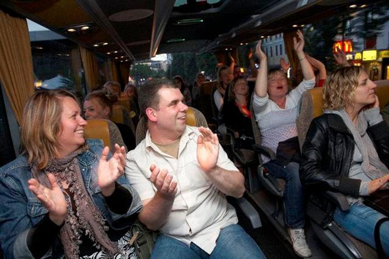 Cologne: 1.5-Hour Karaoke Bus Tour International Cologne: 1.5-Hour Karaoke Bus Tour in German