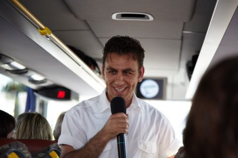 Köln: Tour im Karaoke-Bus auf Deutsch