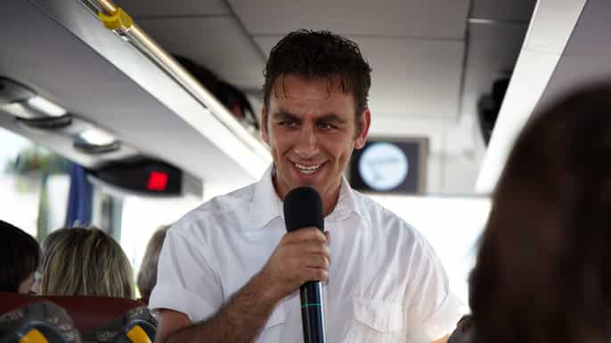 cologne 1.5hour karaoke bus tour in german