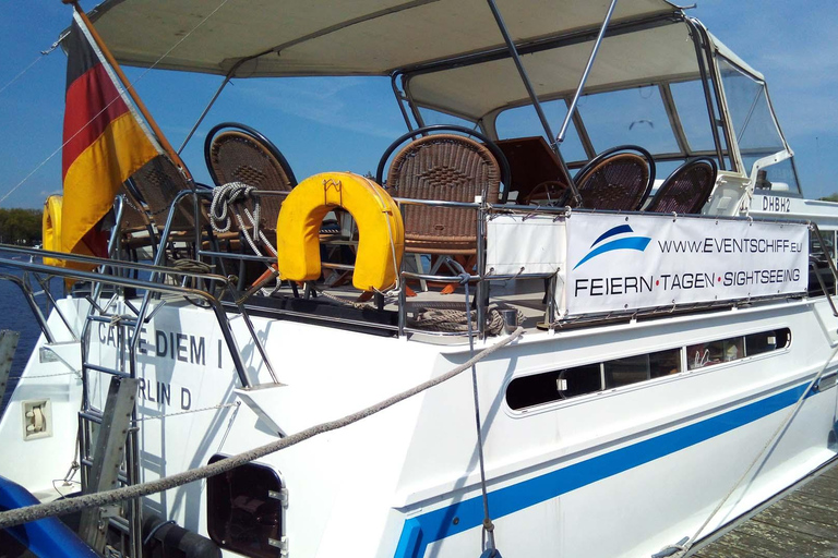 Poczdam: Rejs jachtem - Jeziora Berlińskie - Zamki i przyrodaPotsdam: rejs jachtem – jeziora Berlina – zamki i przyroda