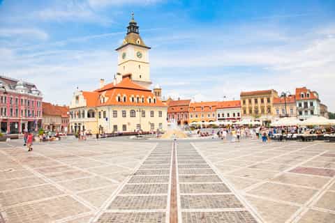 Bucharest: Day Trip to Dracula's Castle, Peles and Brasov