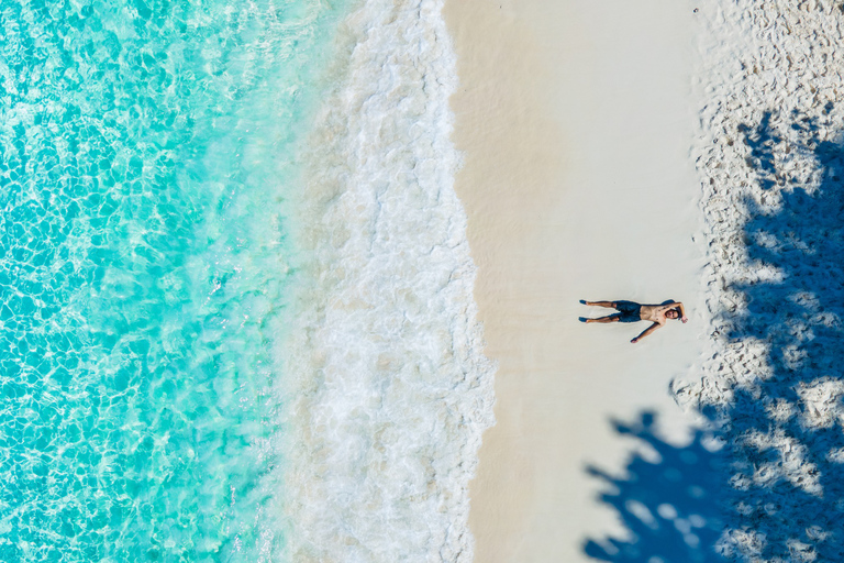 Von Ao Nang: Similan Inseln Bootsfahrt mit Transfer &amp; Essen