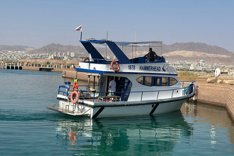 Aqaba: Private Boat Tour with Snorkeling and Lunch