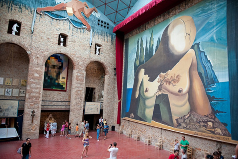 Ab Barcelona: Private Dalí-Tagestour nach Figueres und PúbolPrivate Tour