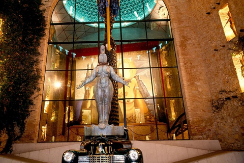 Ab Barcelona: Private Dalí-Tagestour nach Figueres und PúbolPrivate Tour