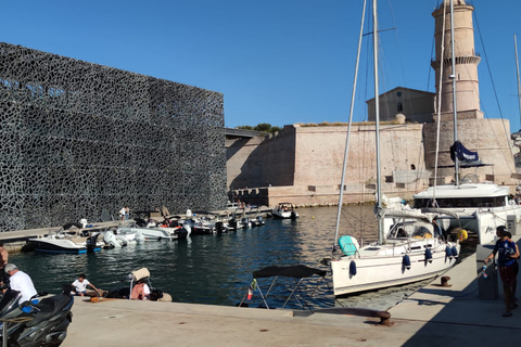 Croisière en bateau d'une demi-journée sur l'Archipel et les Calanques