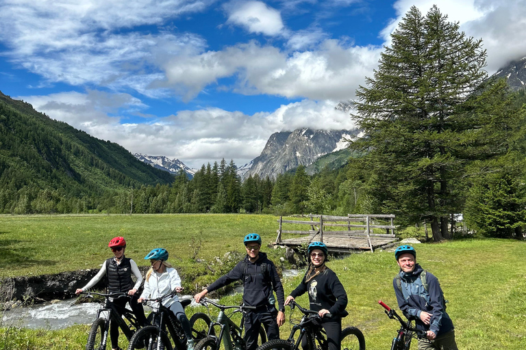 Courmayeur: Tour guiado de E-Bike Val Veny, Val Ferret