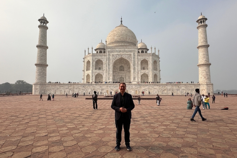 Ab Delhi: Taj Mahal & Agra Tour mit dem Gatimaan ExpresszugZug 2. Klasse mit Wagen und Reiseführer