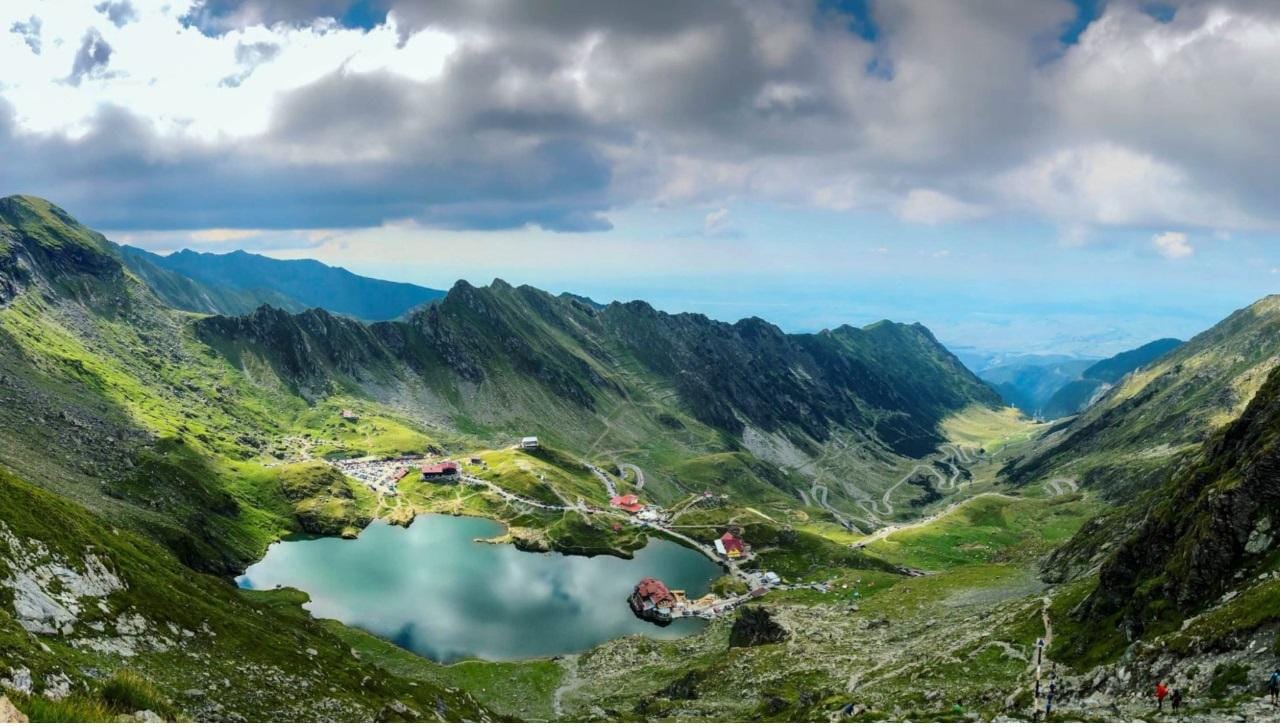 Brașov: Geführte Wanderung in den Karpaten mit Abholung