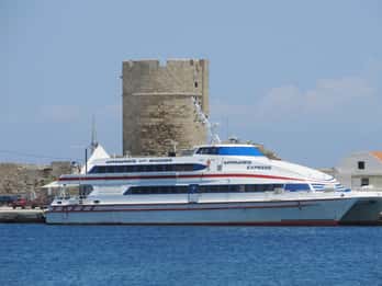 Ab Marmaris: Tagesausflug mit dem Katamaran nach Rhodos Ab Marmaris: Tagesausflug mit dem Katamaran nach Rhodos