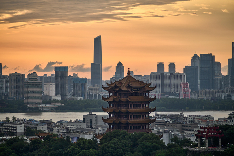 Wuhan: Yellow Crane Tower, East Lake & Hankow Tour