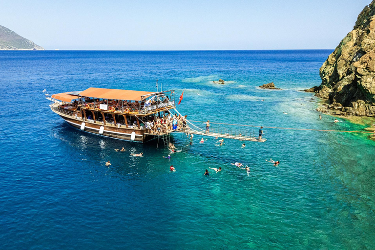 Antalya: Suluada Boat Tour & Land of Legends Night Show