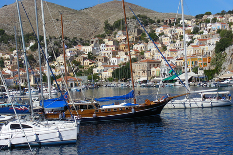 Vanuit Rhodos: boottocht naar Simi met hoteltransfer