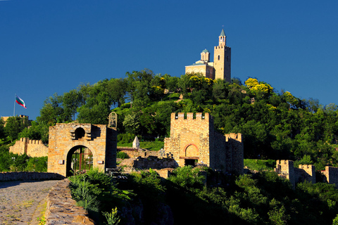 Från Sofia: Veliko Tarnovo och ArbanasiRundtur på engelska