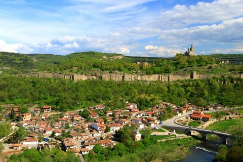 Från Sofia: Veliko Tarnovo och ArbanasiRundtur på engelska