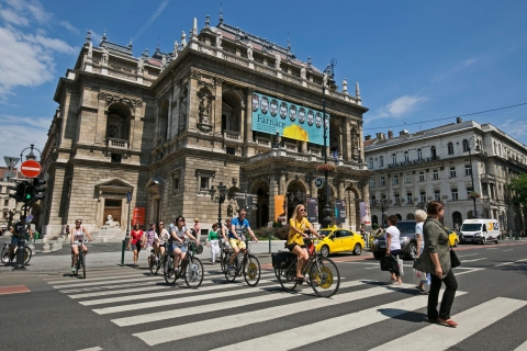 Budapest: tour en bicicleta con parada para tomar caféTour invernal en bici con parada para tomar café