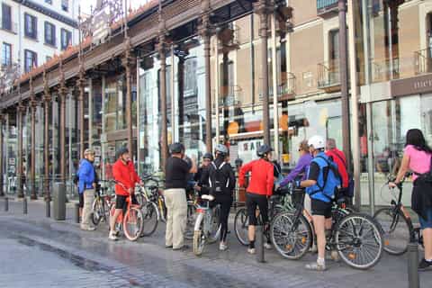 Best of Madrid: 3-Hour Guided Bike Tour in Small Groups