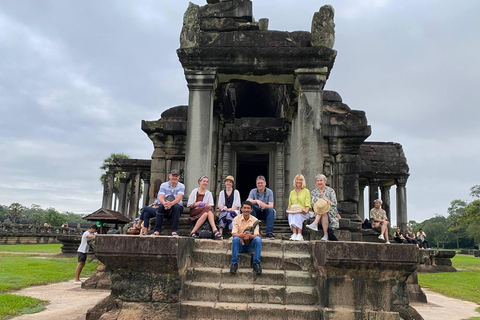 Desvendando Angkor Wat ao nascer do sol, Bayon, Ta Prohm em pequenos grupos