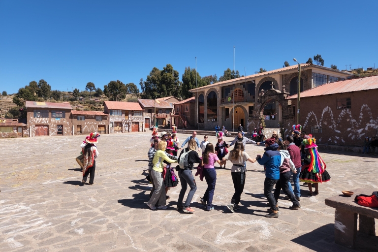 Puno: Ganztagestour zu den Inseln Uros und Taquile