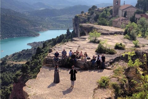 Private Siurana village&tasting wines with free pickup hotel