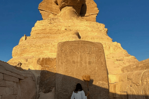 Pyramides, Sakkara et Memphis - Visite privée avec déjeunerVisite privée avec guide, transfert et déjeuner, à l&#039;exclusion des droits d&#039;entrée.
