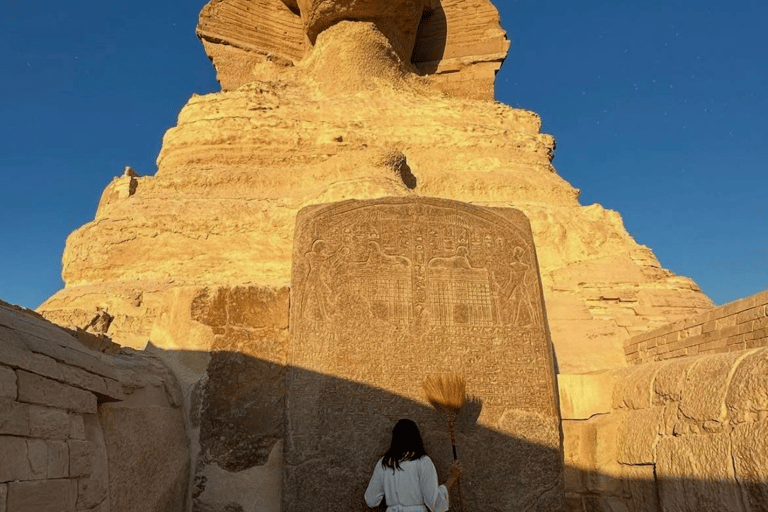 Pyramides, Sakkara et Memphis - Visite privée avec déjeunerVisite privée avec guide, transfert et déjeuner, à l&#039;exclusion des droits d&#039;entrée.