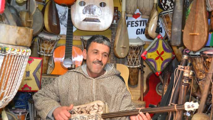 essaouira gnawa music experience mit einem lokalen