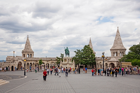 Budapest: Castle District Walk con Café StopBudapest: paseo por el distrito del castillo con parada de café