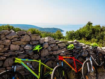 Šolta Island: Self-Guided Bike Tour
