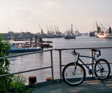 Hamburg: Bike Tour of the Speicherstadt & Old Harbor